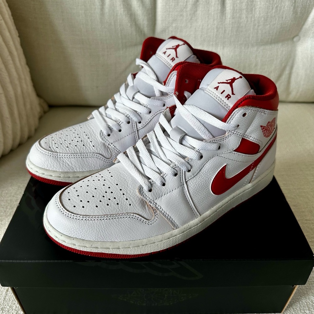 Air Jordan 1 Mid SE White-Lobster-Dune Red-Sail